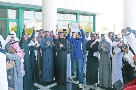 طلبة «التطبيقي» يطالبون بإعادة «الإضافة» في الفصل الثاني