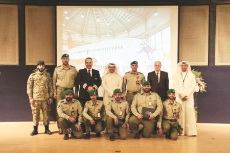 «الأسترالية» حتفلت بتخريج الدفعة الأولى من طلبته بدورة تكنولوجيا الطيران