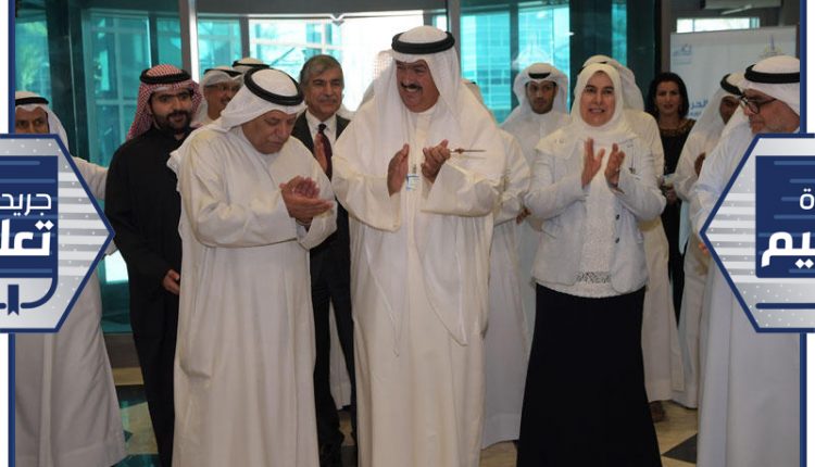 المضف يتجول في المعرض