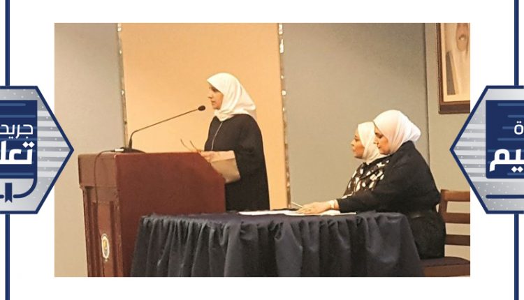 د.اعتماد الكندري أثناء الورشة