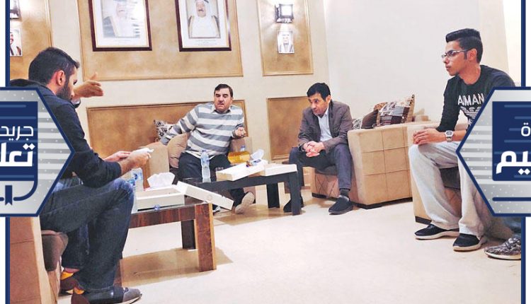 المطيري متحدثاً في اللقاء