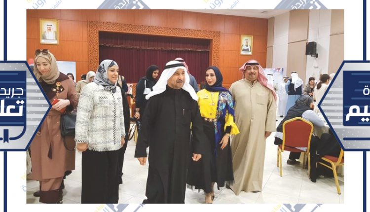 الظفيري وجولة في المعرض ﻿