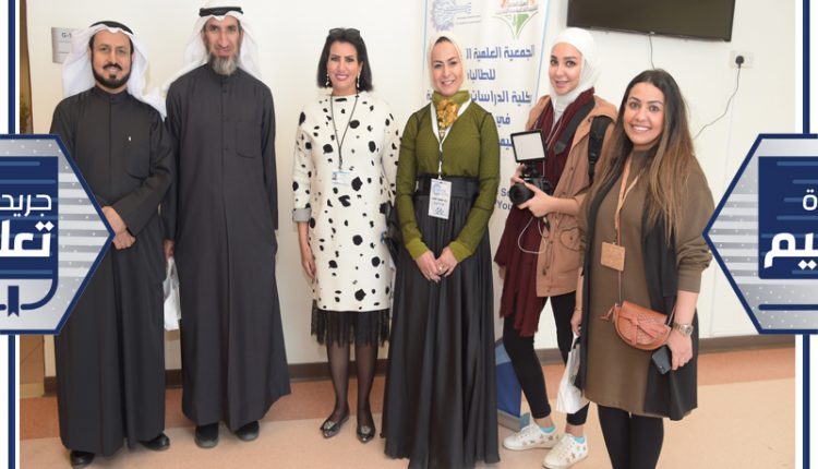 • تكريم د.بتول دشتي خلال الملتقى