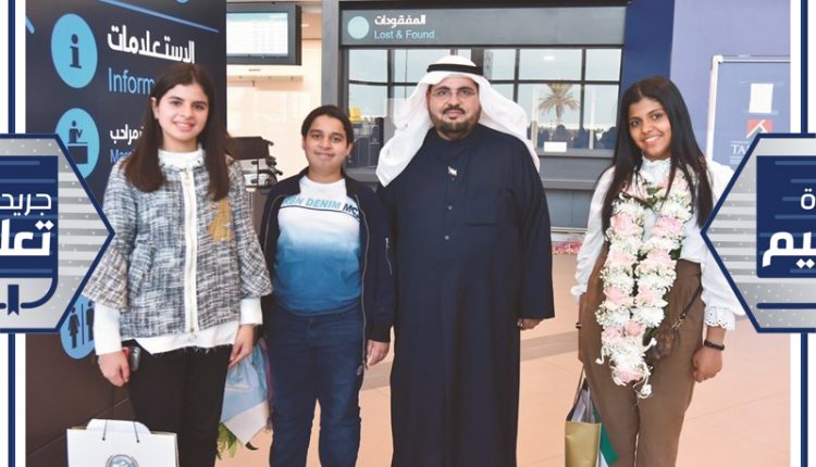 غلا العنزي ووليد الشمري وريان الرفاعي مع رفاعي الصليلي لدى وصولهم الى الكويت ﻿