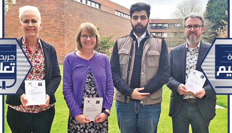 البوص متوسطاً مسؤولي الجامعة