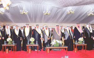 سمو ولي العهد الشيخ نواف الاحمد والشيخ فيصل السعود وسمو الشيخ ناصر المحمد وسمو الشيخ جابر المبارك والشيخ صباح الخالد وعيسى الكندري والشيخ علي الجراح والشيخ محمد الخالد