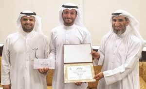 د.عبدالله المزروعي ود.ناصر فدغوش يكرمان أحمد الجويسري