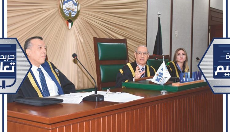 هيئة المحكمة أ.د.علي القهوجي يتوسط أ.د.هشام رستم ود.فرح ياسين﻿