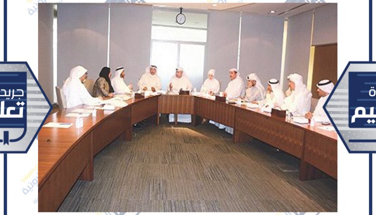 أسامة السلطان مترئسا الاجتماع مع مديري العموم بحضور م.ياسين الياسين﻿