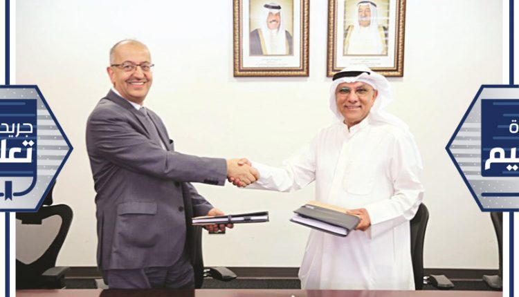 د.خالد البقاعين ود.عادل الزراعي خلال توقيع الاتفاقية﻿