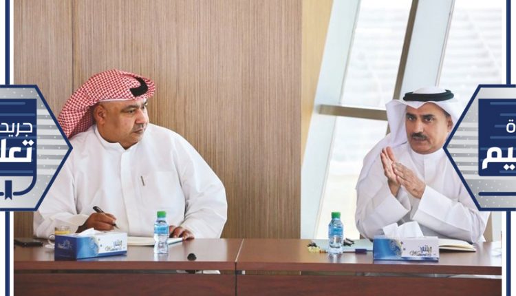 د.سعود الحربي خلال اجتماع موجهي عموم المواد المدرسية ﻿