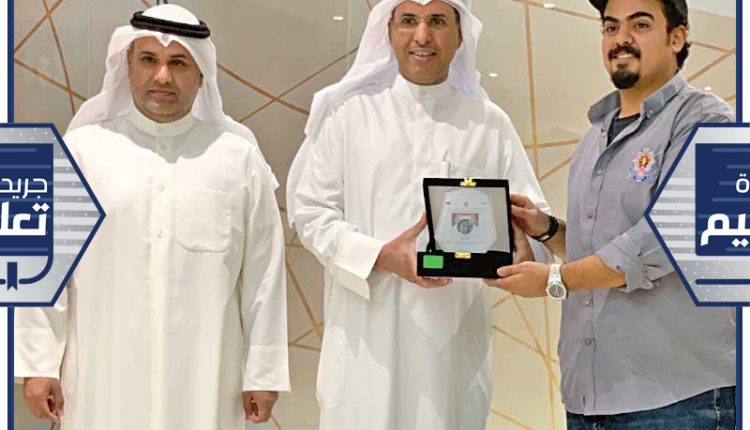 الهاجري مكرما أحد الموهوبين