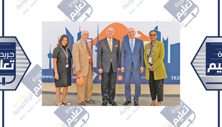 لقطة تذكارية خلال الزيارة﻿