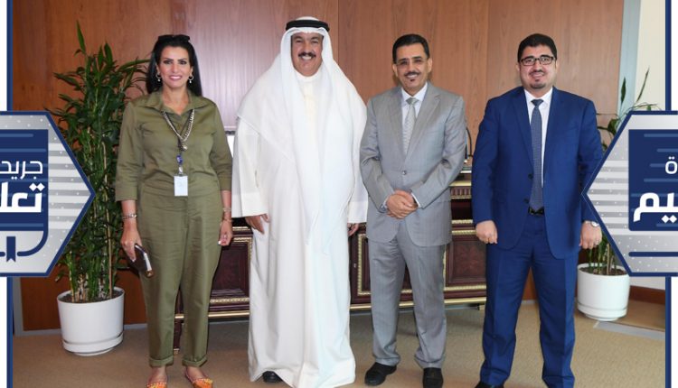 الدكتور المضف مع سعادة السفير الاوكراني "د. بالاتوسا" و السكرتير الثاني في السفارة السيد "بوساك" ومدير مكتب العلاقات العامة والإعلام أ. فاطمة العازمي.