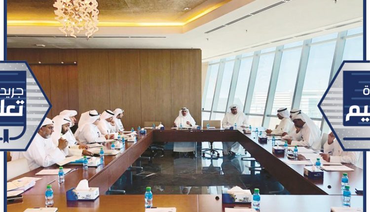 د.سعود الحربي مترئسا اجتماع لجنة الاستعداد لبدء العام الدراسي﻿