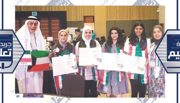 الطالبات المشاركات في الأولمبياد الدولي للجيولوجيا مع د.ناصر أغا وهناء سلمان﻿