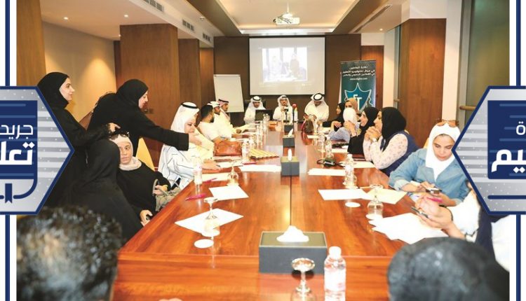 جانب من اجتماع المتضررين من عدم شمولهم في كادر الوظائف التربوية المساندة