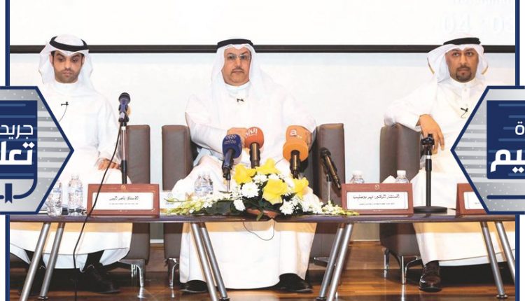 المستشار د.فهد بوصليب متوسطا ناصر البدر والعقيد هيثم العثمان ﻿