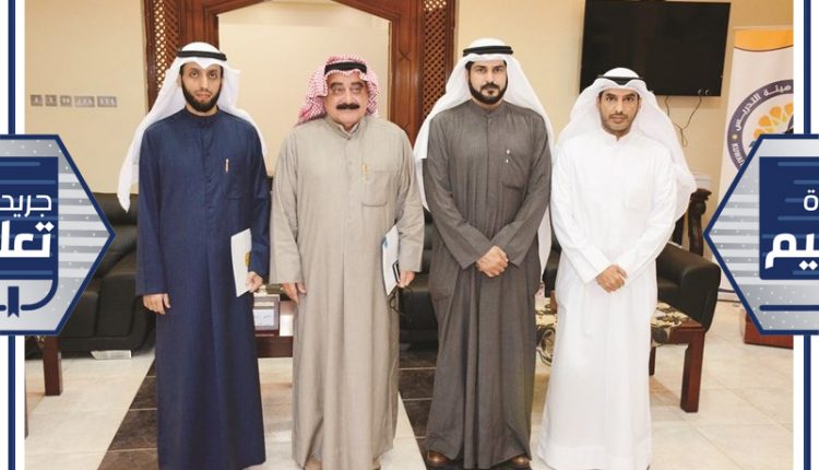 مطيع العجمي ود.ابراهيم الحمود ود.يوسف العنزي ود.أنور الشريعان عقب المؤتمر الصحافي المشترك