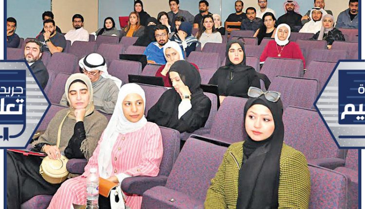 جانب من الحضور في الورشة
