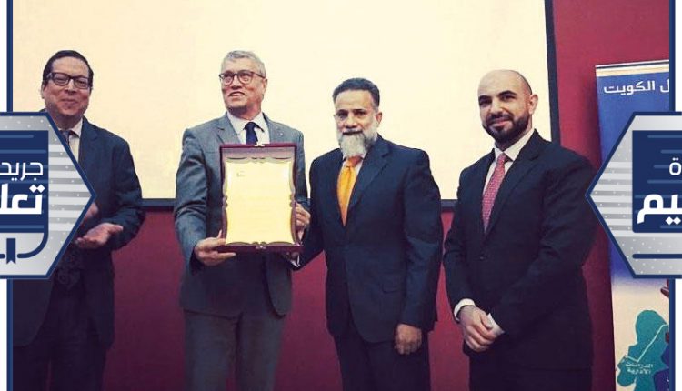 الشايجي يكرم السفير التشيكي