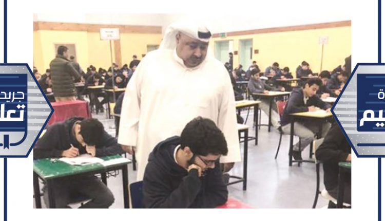 أسامة السلطان خلال جولته على إحدى اللجان