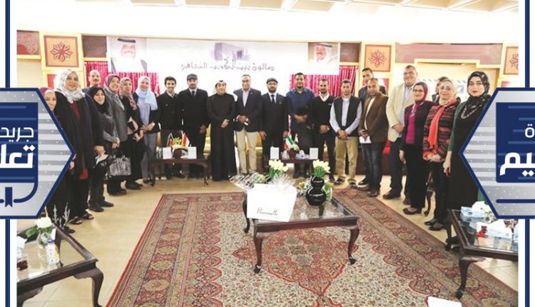 الحضور والمشاركين في الأمسية الثقافية﻿