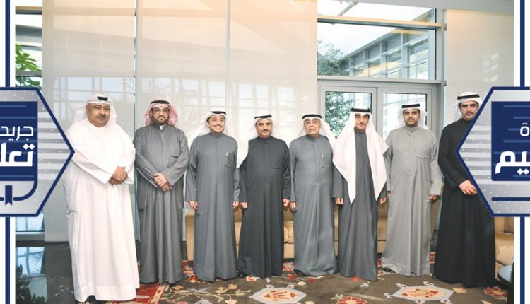 وزير التربية ووزير التعليم العالي د.سعود الحربي مع وكلاء وزارة التربية