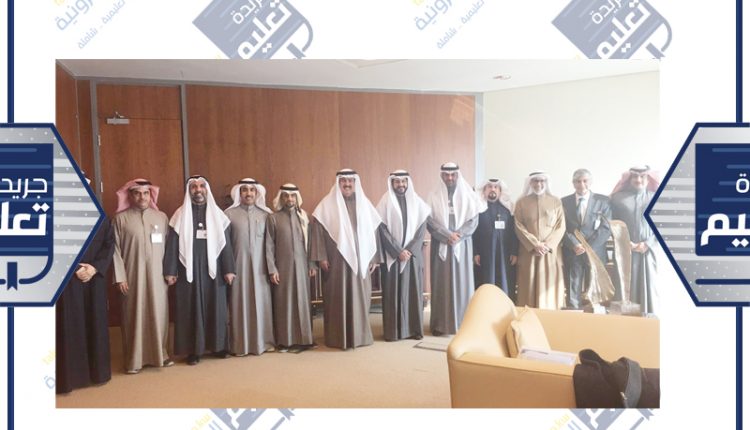 د. المضف متوسطا وفد الرابطة وقيادات الهيئة