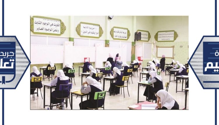 إحدى لجان الطالبات خلال اختبارات امس
