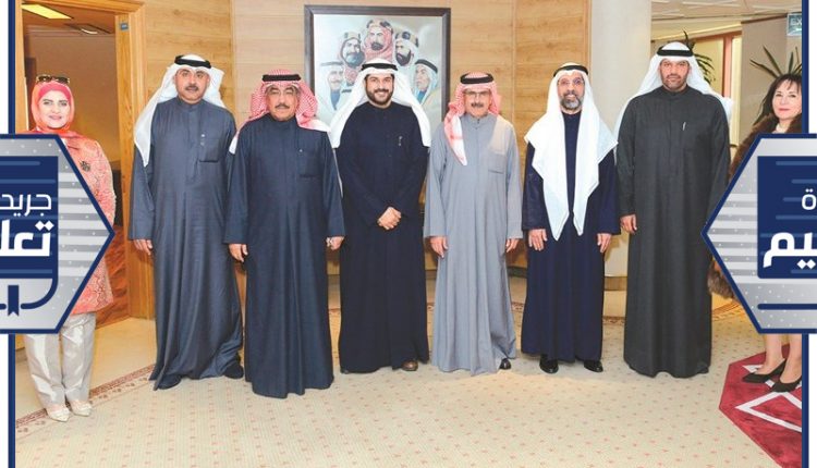 الشيخ مبارك الدعيج خلال استقباله رابطة أعضاء هيئة التدريس بالكليات التطبيقية بحضور نائب رئيس مجلس إدارة كونا الزميل عدنان الراشد