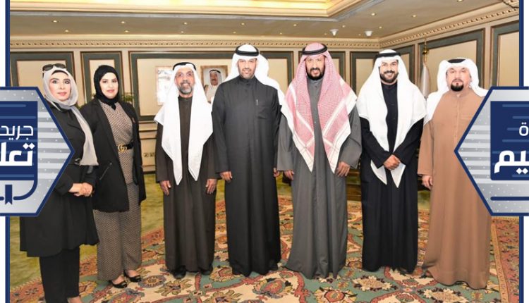 محافظ العاصمة متوسطا وفد الرابطة
