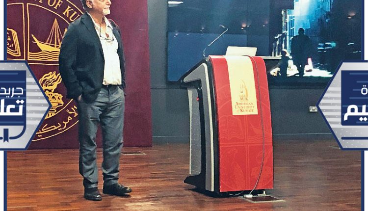 المصور الصحافي ومنتج الافلام الوثائقية جورج عازار متحدثا