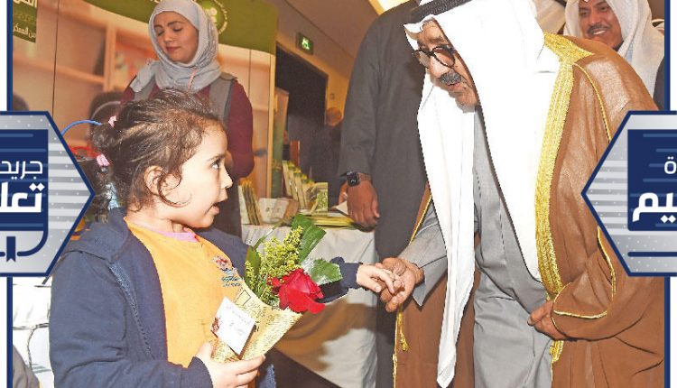 ناصر الصباح خلال جولته في معرض المؤتمر