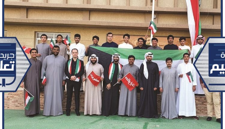 صورة جماعية لإدارة المدرسة والطلبة المشاركين في الاوبريت