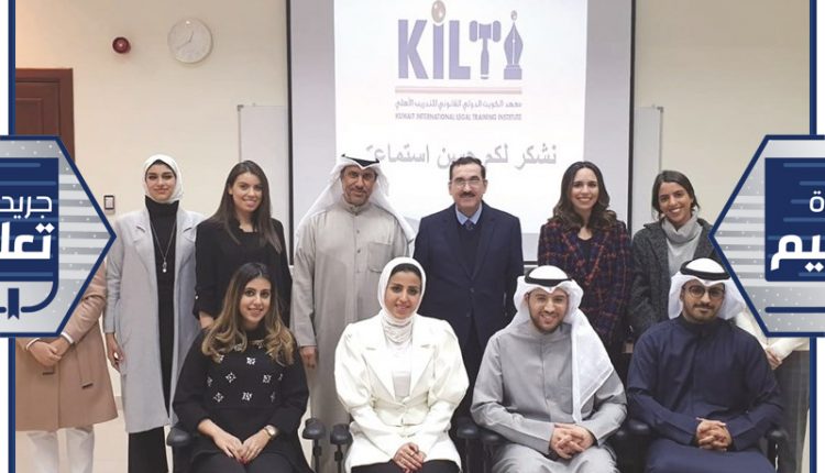 أ.د.يسري العصار وصلاح الغزالي في لقطة تذكارية مع المشاركين في الدورة