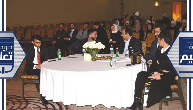 الشيخ صباح ناصر صباح الأحمد مع د.ندى المسفر ومحمد الحاجي ود.ناصر المجيبل والشاعر سلمان بن خالد