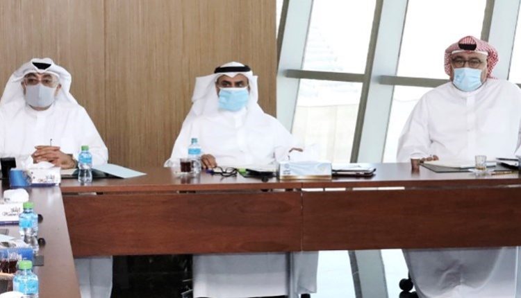 د. سعود الحربي متوسطا أسامة السلطان وفيصل المقصيد