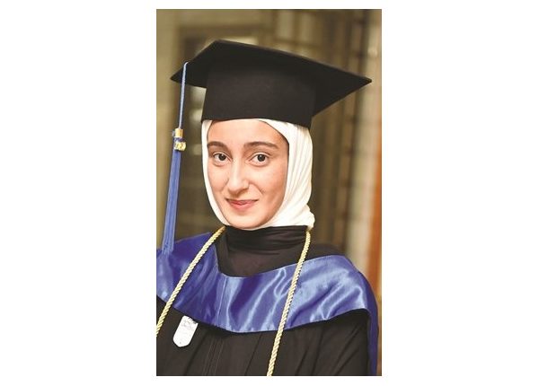 الخريجة روان عيسى