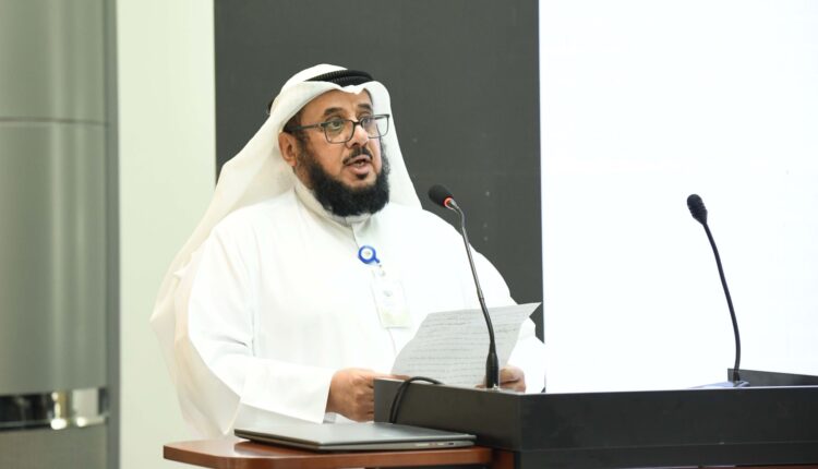 - عميد مصادر المعلومات والتقنيات الدكتور فوزي بوفرسن